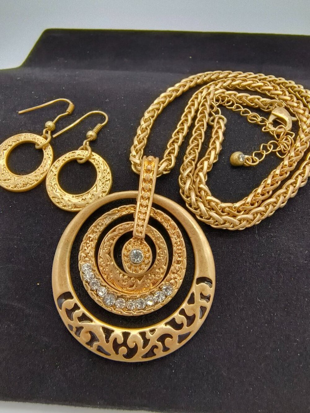 Vintage Gold‑Tone Statement Medallion Necklace & Earrings Set Boho